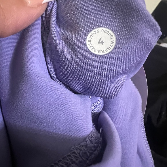 Lululemon - Picture 7 of 7